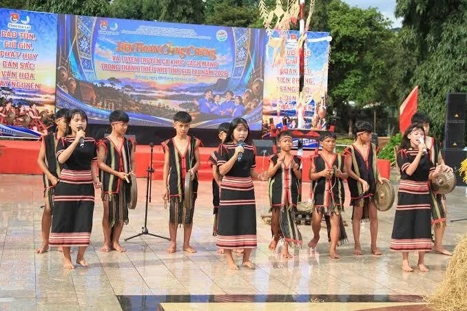 Các tiết mục cồng chiêng tái hiện sinh hoạt văn hóa Tây Nguyên