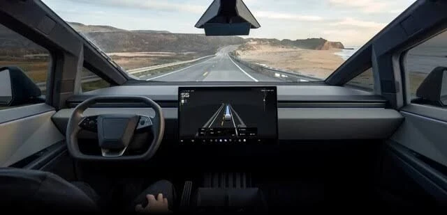 Tesla Roadster 2026 gây chú ý với màn trình diễn siêu xe biết bay