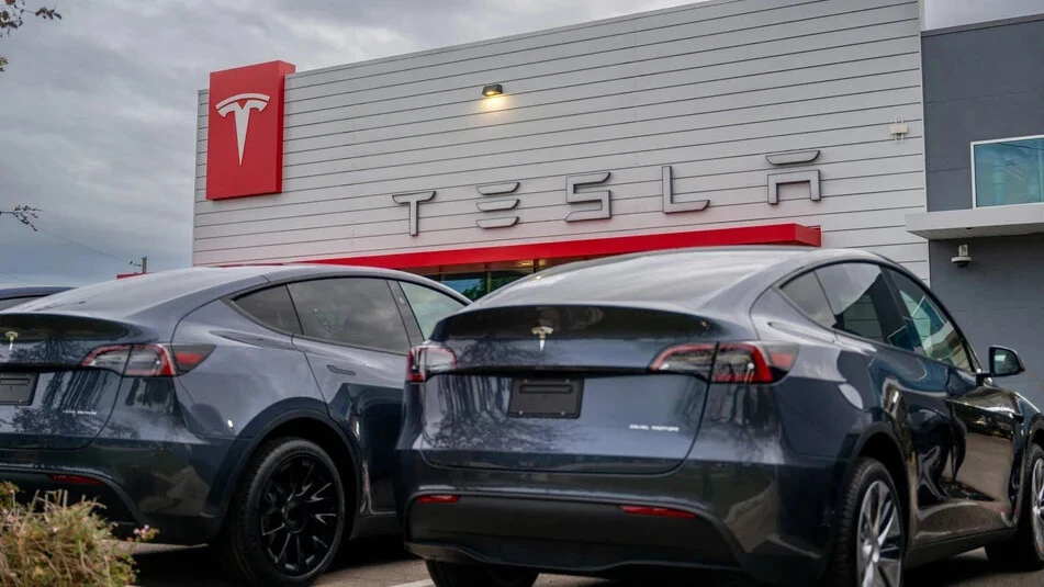Tranh chấp bắt nguồn từ quảng cáo phần cứng tự lái của Tesla