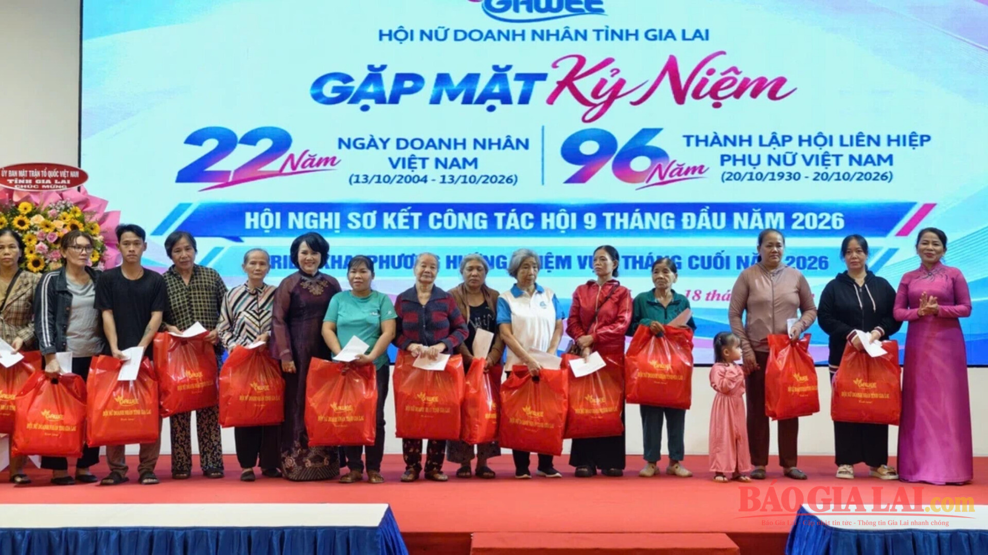 Hội Nữ Doanh Nhân Gia Lai Gặp Mặt 20/10, Trao 50 Suất Quà